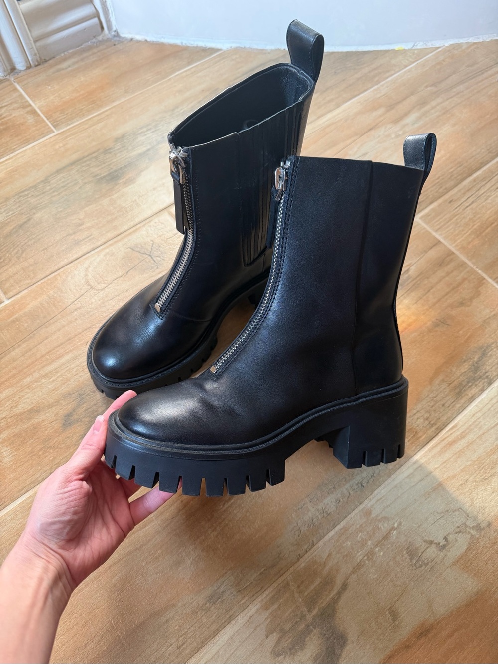 Loeffler Randall boots - Picture 2 of 3